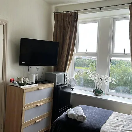 Konukevi The Pavilion 3*